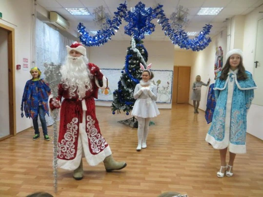 Новогодний праздник «Елка в гости к нам идет»