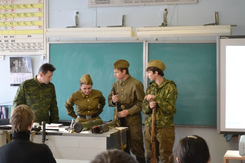 «Солдат войны не выбирает». Открытый урок.