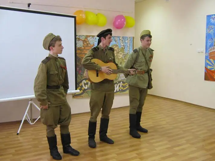 «Песня в военной шинели»